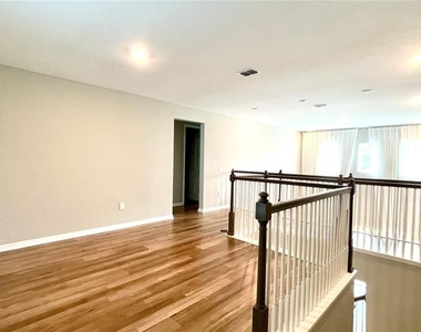 2853 High Pointe Street - Photo Thumbnail 23
