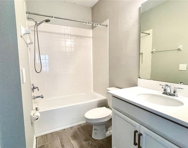 2853 High Pointe Street - Photo Thumbnail 25