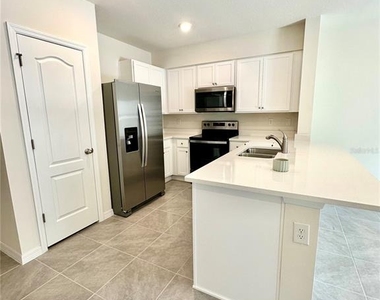 2349 Penguin Boulevard - Photo Thumbnail 5