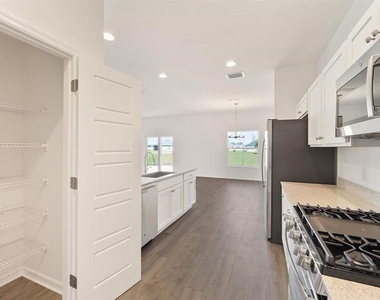 2421 Hobkirk Loop - Photo Thumbnail 13