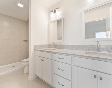 2421 Hobkirk Loop - Photo Thumbnail 21