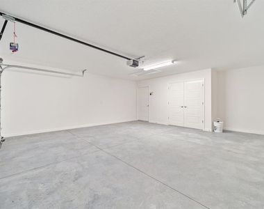 2421 Hobkirk Loop - Photo Thumbnail 28