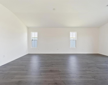 2421 Hobkirk Loop - Photo Thumbnail 14