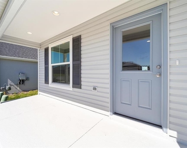 2421 Hobkirk Loop - Photo Thumbnail 31
