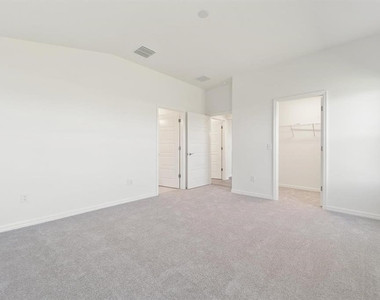 2421 Hobkirk Loop - Photo Thumbnail 19