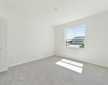 2421 Hobkirk Loop - Photo Thumbnail 22