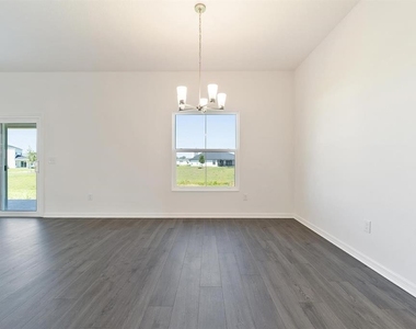 2421 Hobkirk Loop - Photo Thumbnail 15