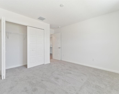 2421 Hobkirk Loop - Photo Thumbnail 25