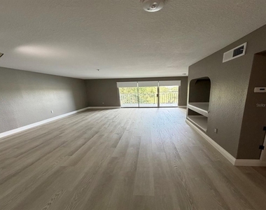 13803 Fairway Island Drive - Photo Thumbnail 1