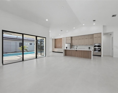 14687 Lillian Circle - Photo Thumbnail 7