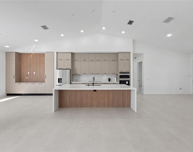14687 Lillian Circle - Photo Thumbnail 8