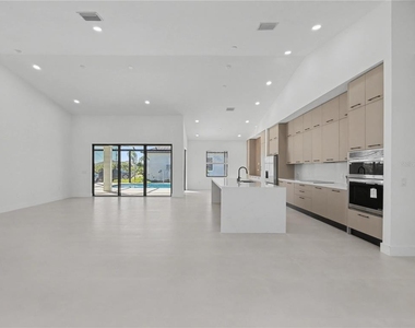 14687 Lillian Circle - Photo Thumbnail 6