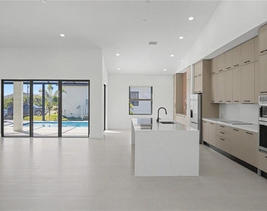 14687 Lillian Circle - Photo Thumbnail 3