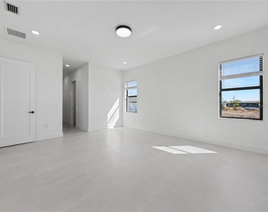 14687 Lillian Circle - Photo Thumbnail 13