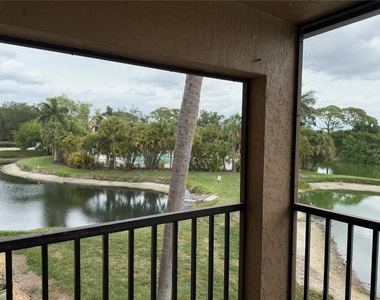5555 Ashton Lake Drive - Photo Thumbnail 22