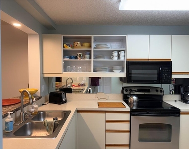 5555 Ashton Lake Drive - Photo Thumbnail 5