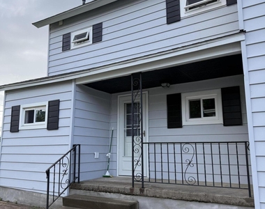 112 E Elm Street - Photo Thumbnail 19