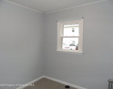 112 E Elm Street - Photo Thumbnail 11