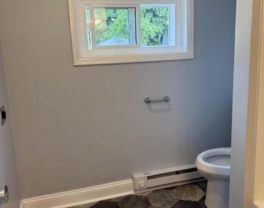 112 E Elm Street - Photo Thumbnail 6