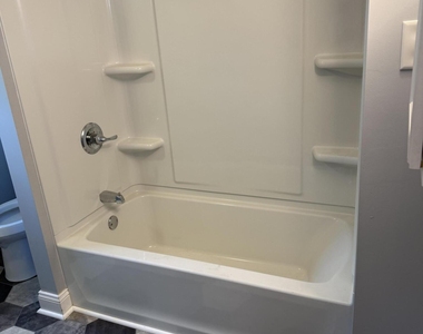 112 E Elm Street - Photo Thumbnail 7