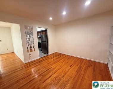 170 Springhouse Road - Photo Thumbnail 4