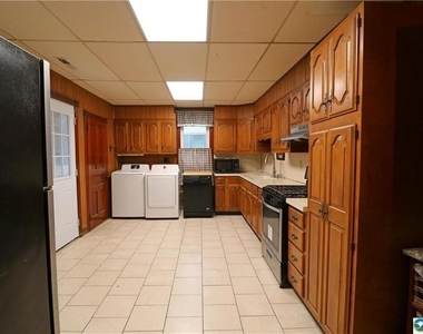 205 Madison - Photo Thumbnail 8