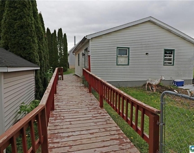 205 Madison - Photo Thumbnail 32