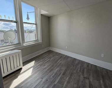 106 Delaware Avenue - Photo Thumbnail 6