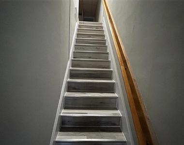 1616 Ferry Street - Photo Thumbnail 12