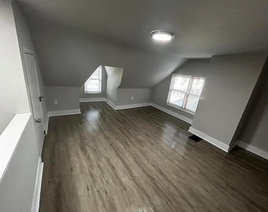 1616 Ferry Street - Photo Thumbnail 1