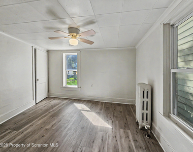 122 Willow Street - Photo Thumbnail 6
