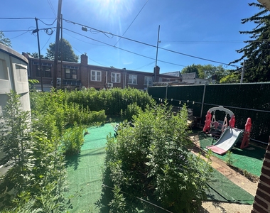 2323 East 16th Street - Photo Thumbnail 5