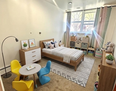 2319 East 16th Street - Photo Thumbnail 3