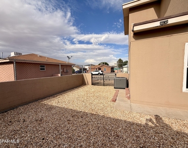 3629 Cave Palm Place - Photo Thumbnail 27
