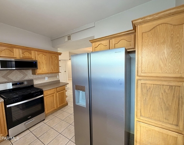 3629 Cave Palm Place - Photo Thumbnail 8