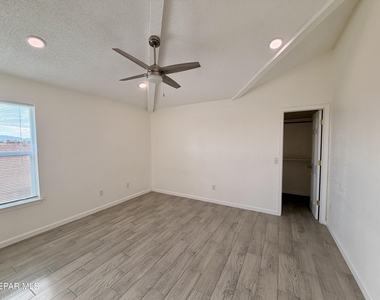 3629 Cave Palm Place - Photo Thumbnail 22