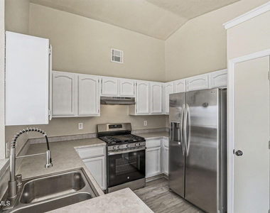 11764 Balladeer Avenue - Photo Thumbnail 8