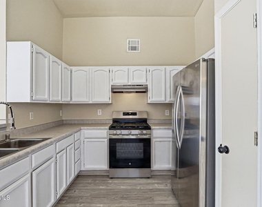 11764 Balladeer Avenue - Photo Thumbnail 9