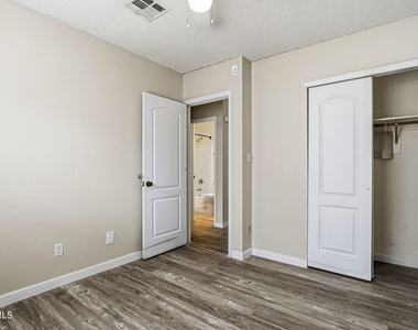 11764 Balladeer Avenue - Photo Thumbnail 19