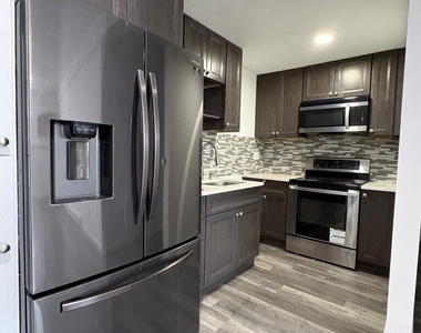 513 Emmett Street - Photo Thumbnail 4