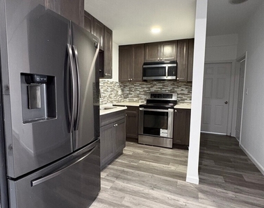 513 Emmett Street - Photo Thumbnail 5