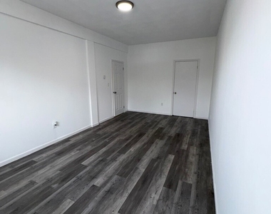 513 Emmett Street - Photo Thumbnail 8
