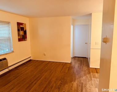 11 Belltown Road - Photo Thumbnail 8