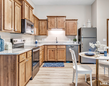101 Oakview Drive - Photo Thumbnail 6