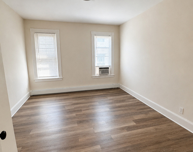 967 Hancock Avenue - Photo Thumbnail 4