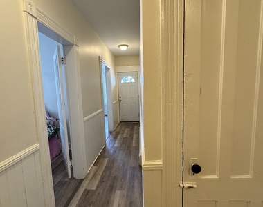 967 Hancock Avenue - Photo Thumbnail 7