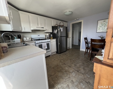 262 East Avenue - Photo Thumbnail 4