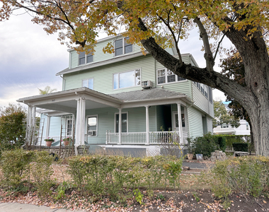 262 East Avenue - Photo Thumbnail 11
