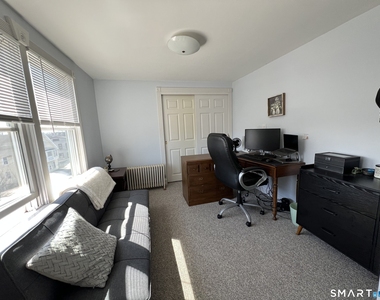 262 East Avenue - Photo Thumbnail 6