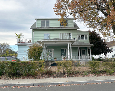 262 East Avenue - Photo Thumbnail 10